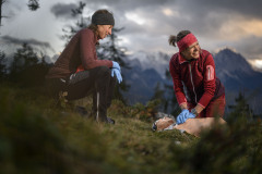 GARMISCH-PARTENKIRCHEN, DEUTSCHLAND: 27.10.2023: Marketing-Bilder fuer Alpine Erste Hilfe, Ortovox und Lupine Lights, Herbst 2023Foto: Philipp Guelland