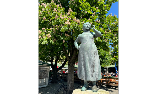 Liesl Karlstadt Brunnen auf dem Viktualienmarkt in München